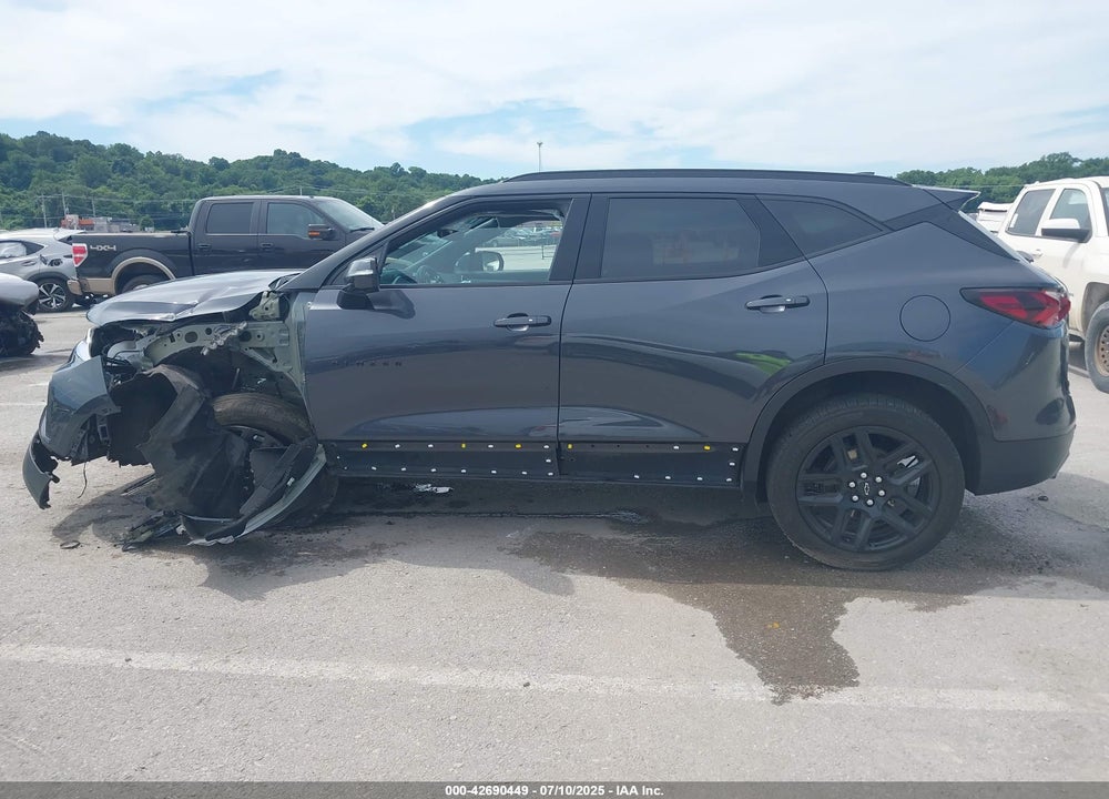 2022 CHEVROLET BLAZER VIN: 3GNKBJR43NS137102