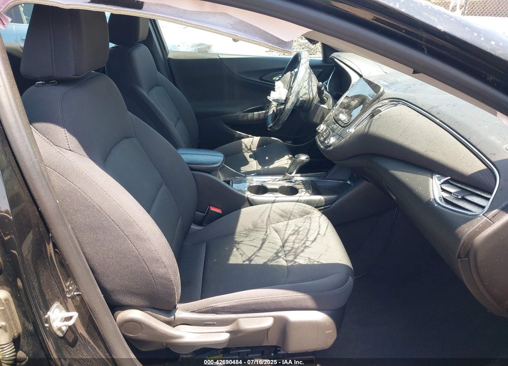 2017 CHEVROLET MALIBU 1LT VIN: 1G1ZE5ST5HF163922