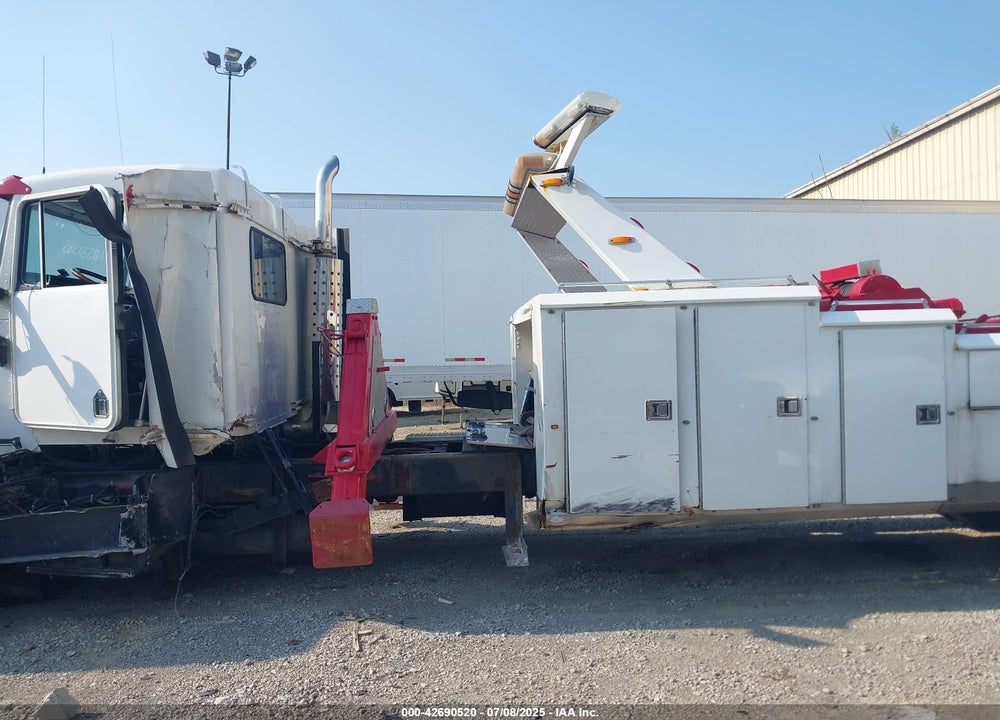 1992 KENWORTH CONSTRUCTION T600 VIN: 1XKAD59X0NJ575291