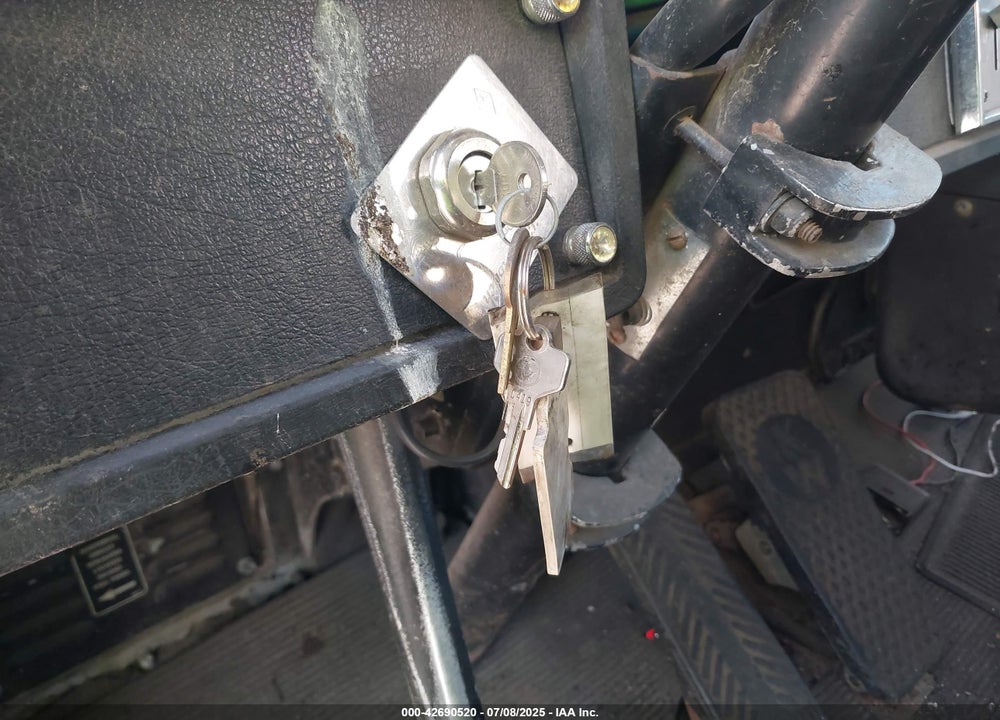 1992 KENWORTH CONSTRUCTION T600 VIN: 1XKAD59X0NJ575291
