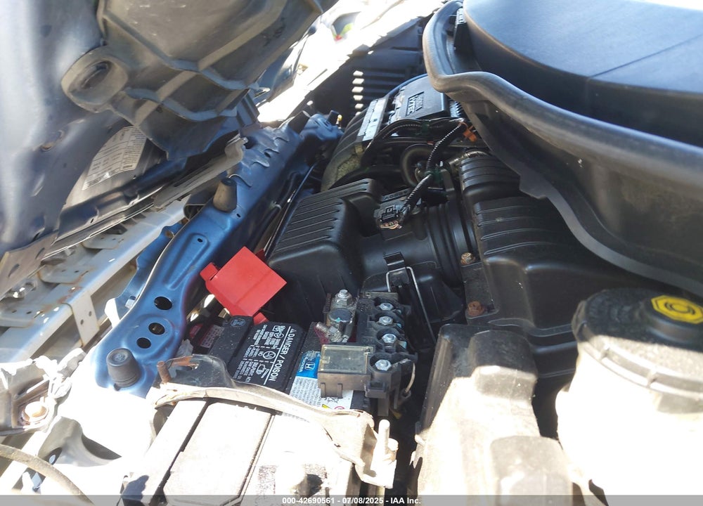 2011 HONDA FIT VIN: JHMGE8H56BC011003