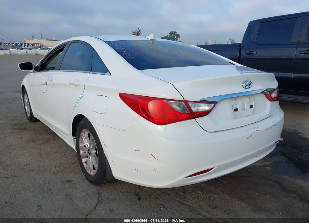 2013 HYUNDAI SONATA VIN: 5NPEB4AC5DH512748