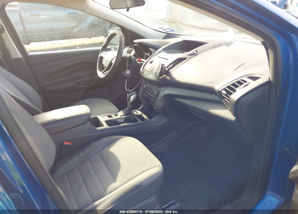 2017 FORD ESCAPE VIN: 1FMCU0F71HUB60300