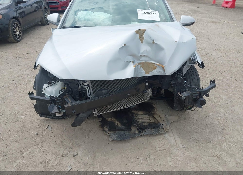 2017 HYUNDAI ELANTRA VIN: KMHD74LF9HU149687