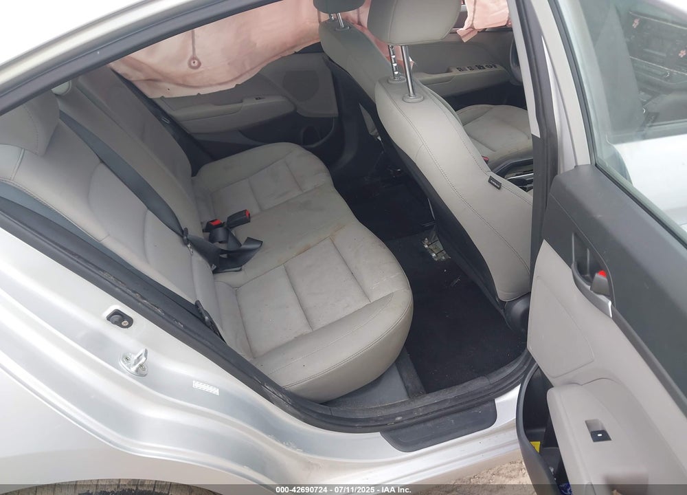 2017 HYUNDAI ELANTRA VIN: KMHD74LF9HU149687