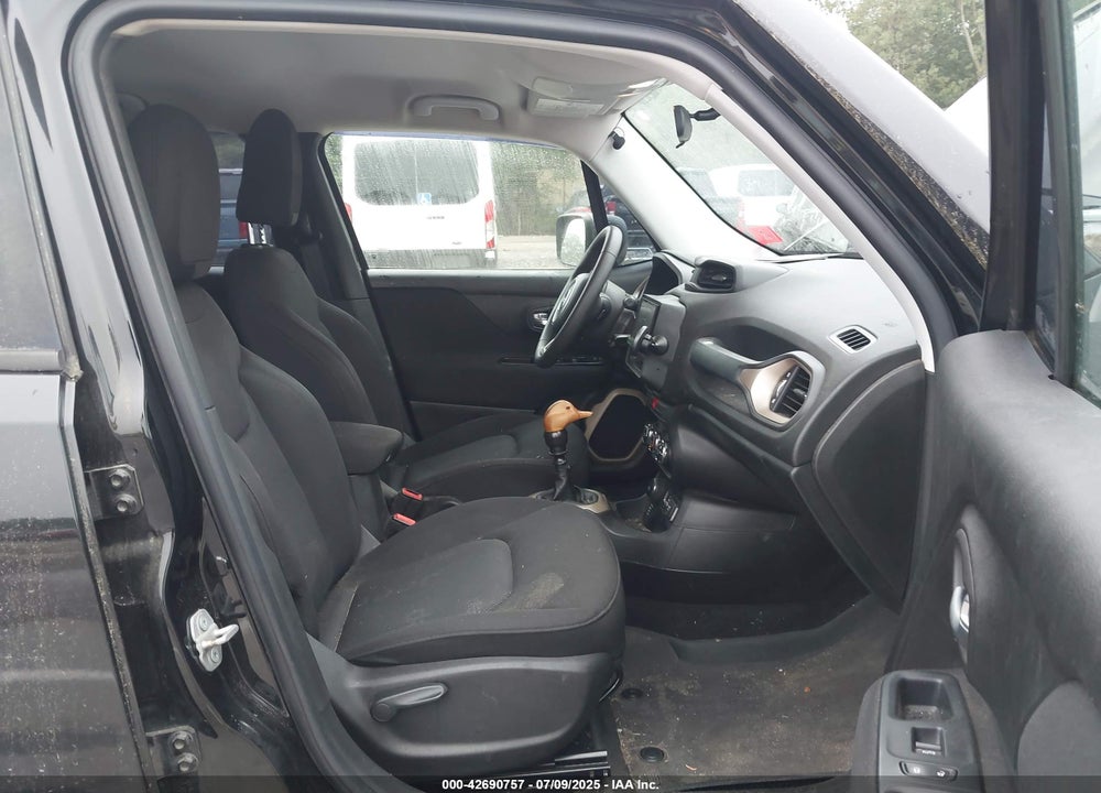 2016 JEEP RENEGADE VIN: ZACCJBAW9GPD39479