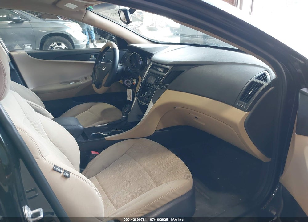 2013 HYUNDAI SONATA VIN: 5NPEB4AC2DH692108