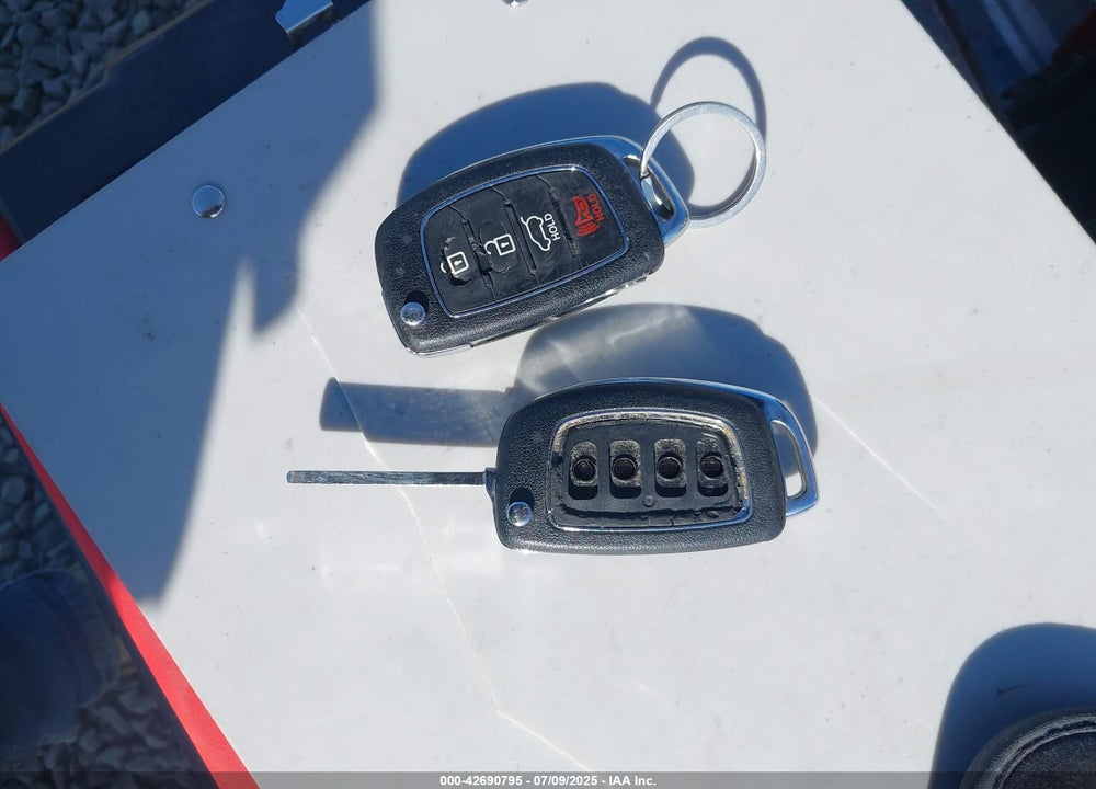 2013 HYUNDAI SANTA FE VIN: KM8SMDHF6DU015917