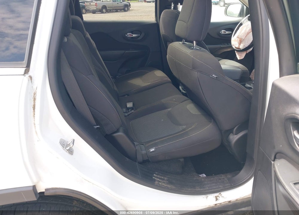 2016 JEEP CHEROKEE VIN: 1C4PJMCS2GW105887
