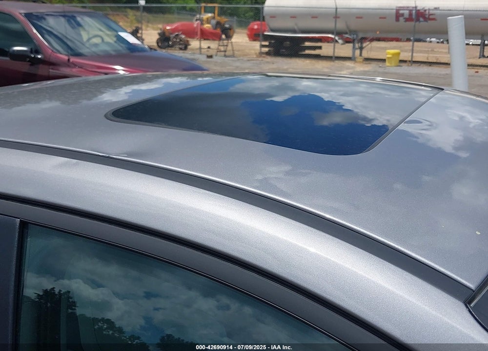 2025 HYUNDAI ELANTRA VIN: KMHLP4DG2SU994083