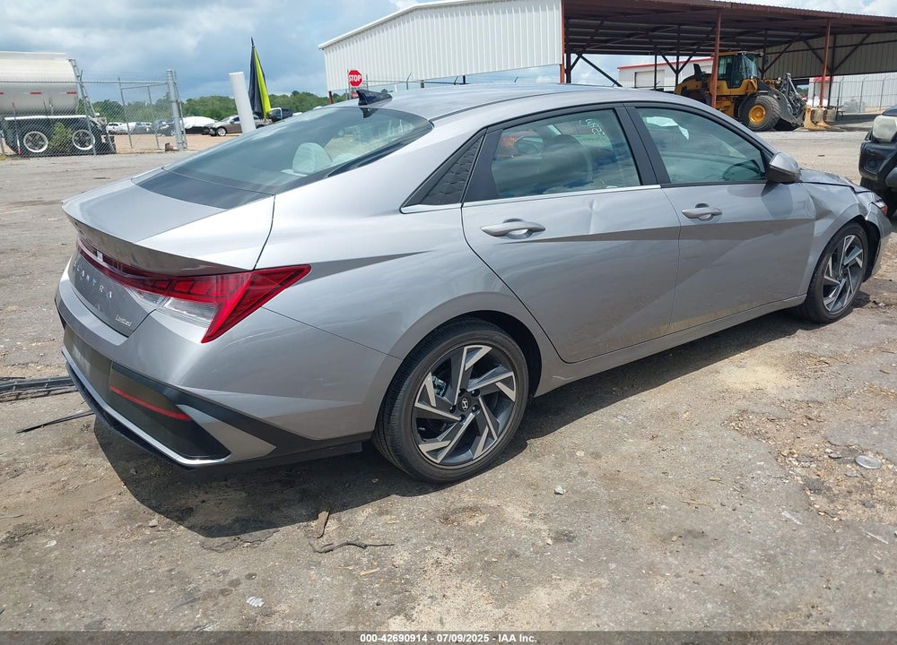 2025 HYUNDAI ELANTRA VIN: KMHLP4DG2SU994083