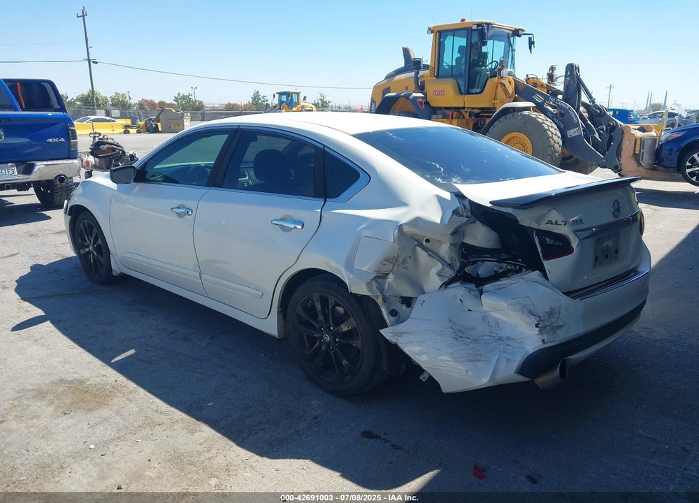2017 NISSAN ALTIMA VIN: 1N4AL3APXHN336400
