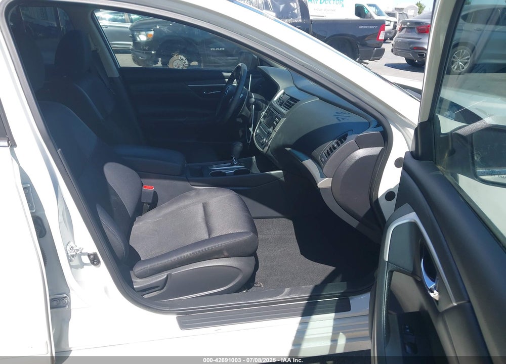 2017 NISSAN ALTIMA VIN: 1N4AL3APXHN336400
