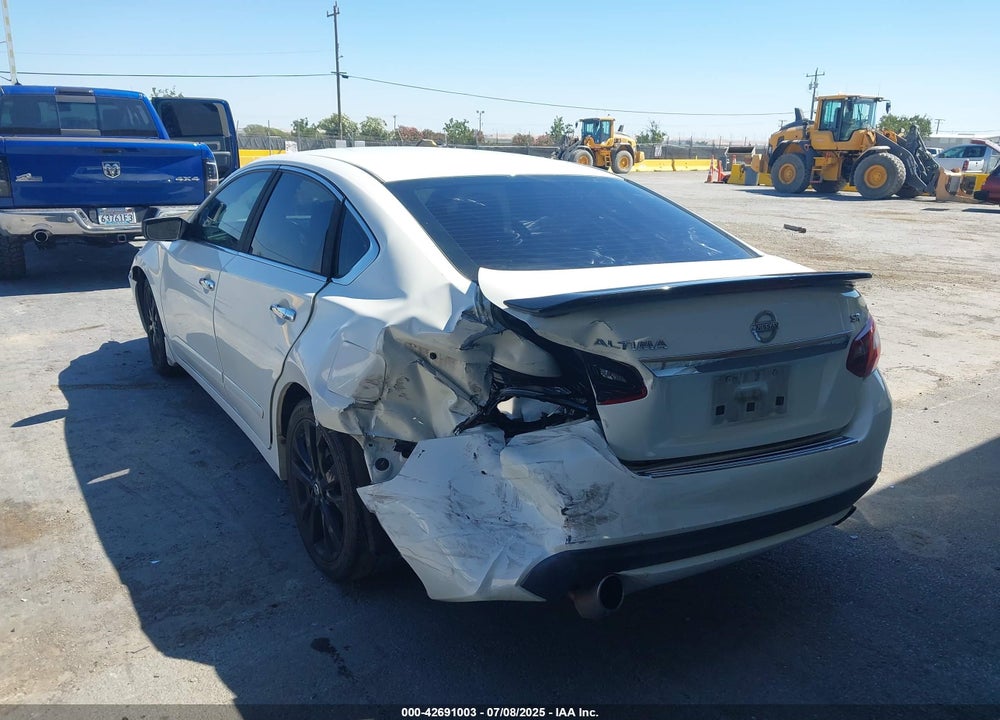 2017 NISSAN ALTIMA VIN: 1N4AL3APXHN336400