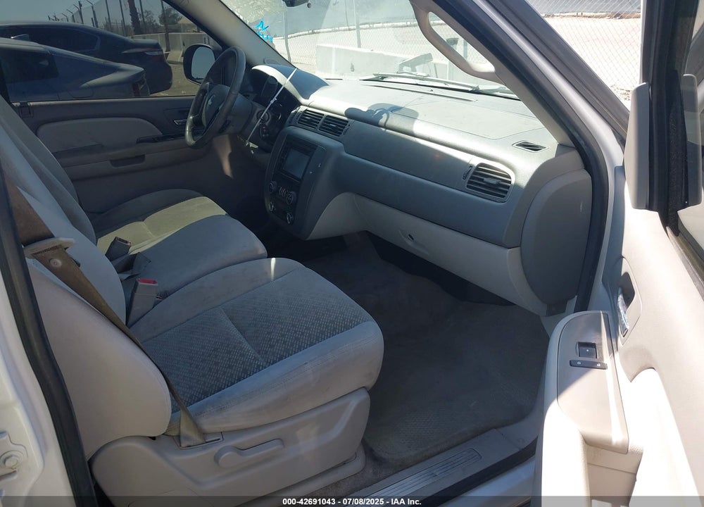 2008 CHEVROLET SUBURBAN 1500 VIN: 3GNFC16078G120116