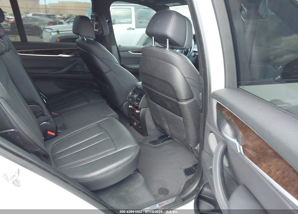2018 BMW X5 VIN: 5UXKR0C59J0Y03377