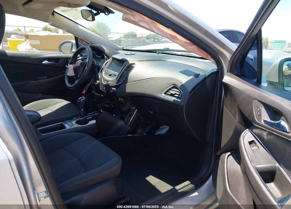 2018 CHEVROLET CRUZE VIN: 1G1BE5SM0J7111348