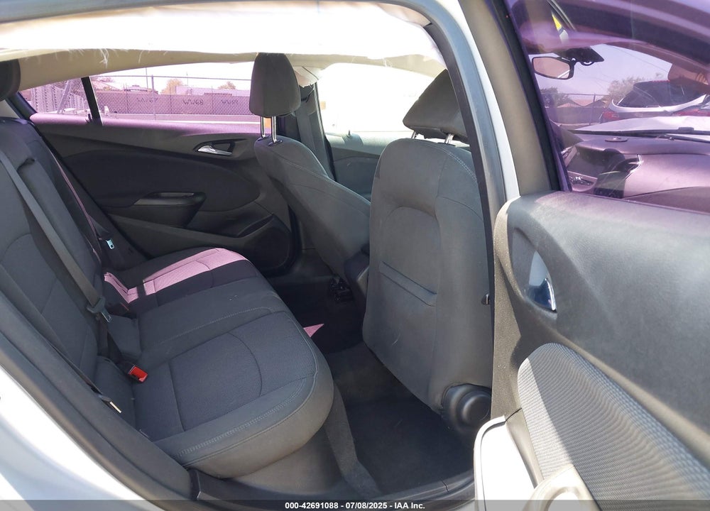 2018 CHEVROLET CRUZE VIN: 1G1BE5SM0J7111348