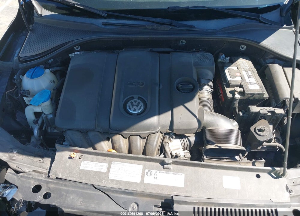 2013 VOLKSWAGEN PASSAT 2.5L SE VIN: 1VWBP7A33DC064346