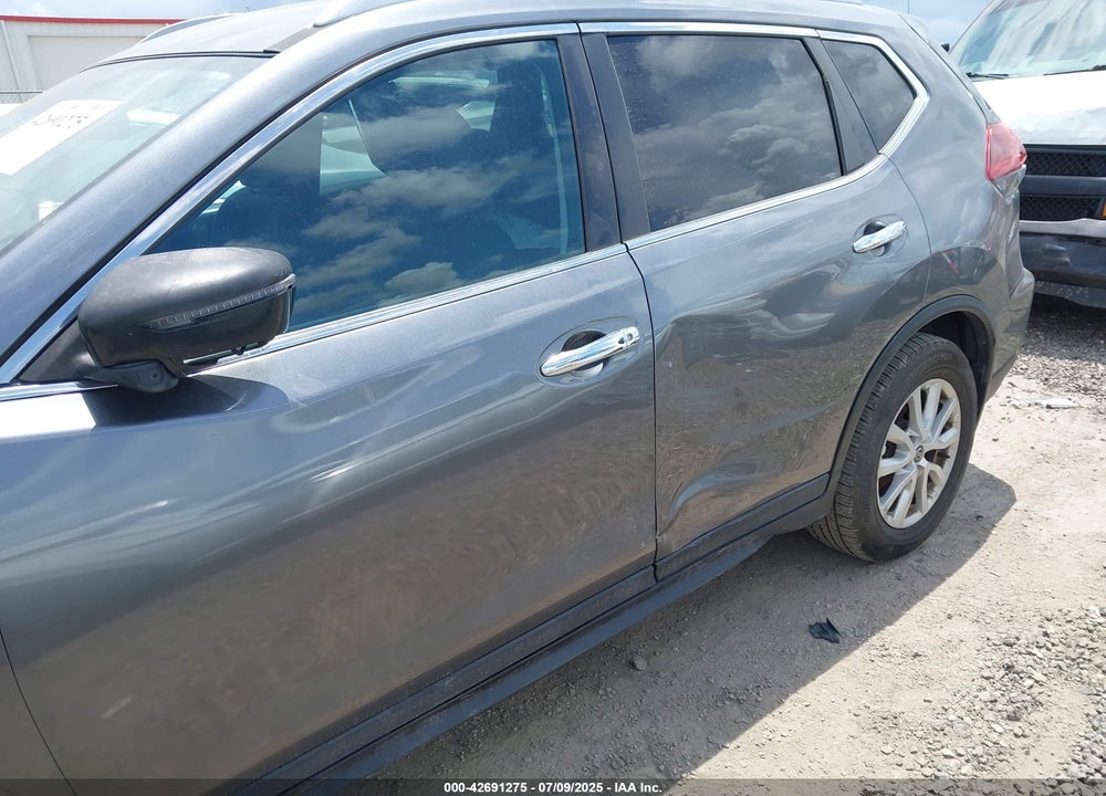 2018 NISSAN ROGUE VIN: 5N1AT2MT3JC712655