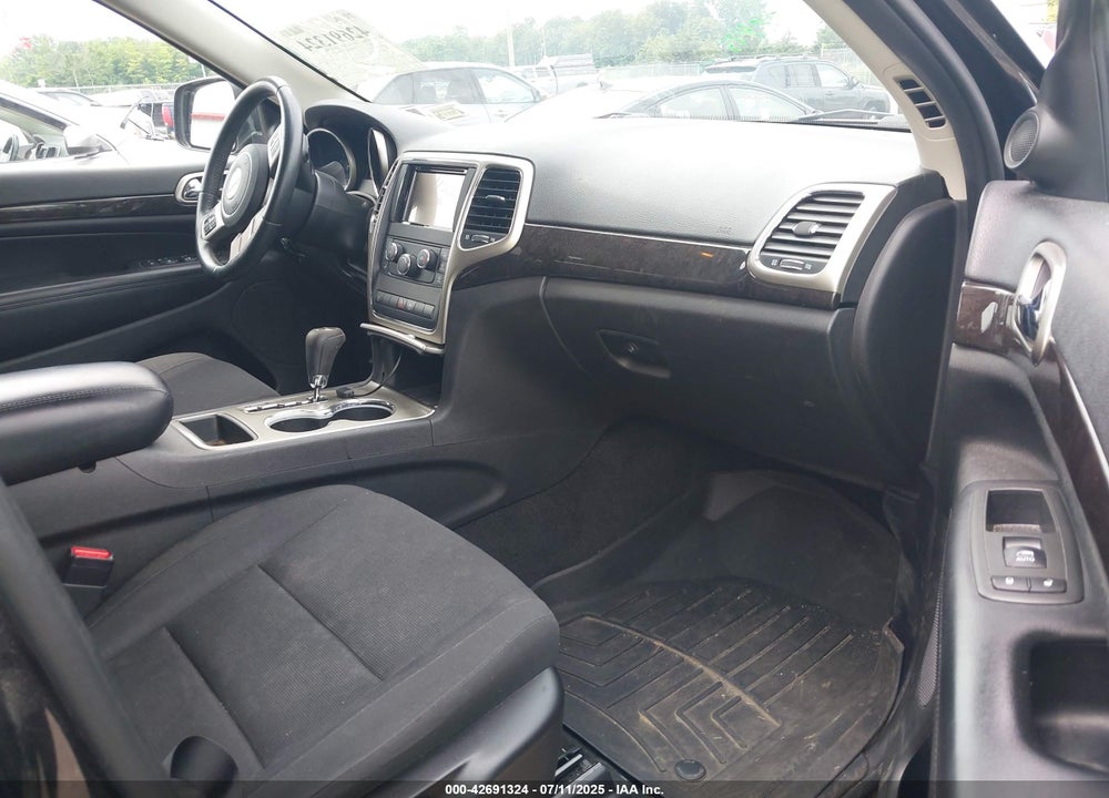 2013 JEEP GRAND CHEROKEE VIN: 1C4RJFAG3DC506882