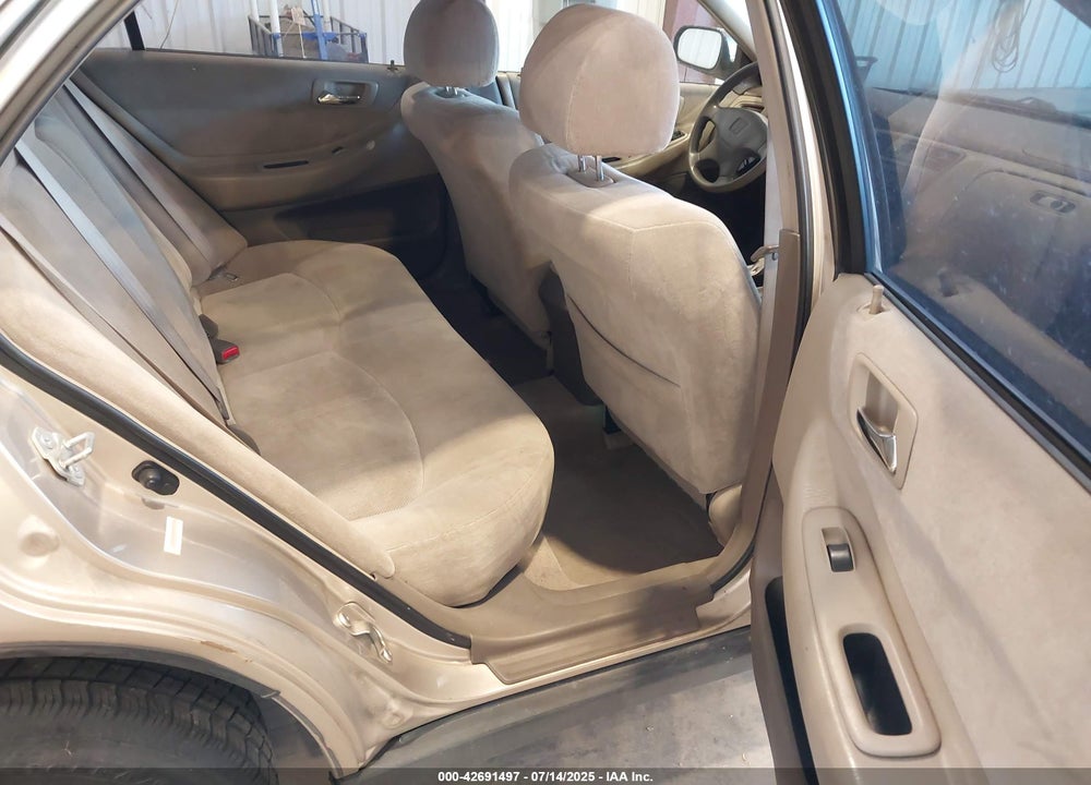 2000 HONDA ACCORD 2.3 LX VIN: JHMCG5640YC037266