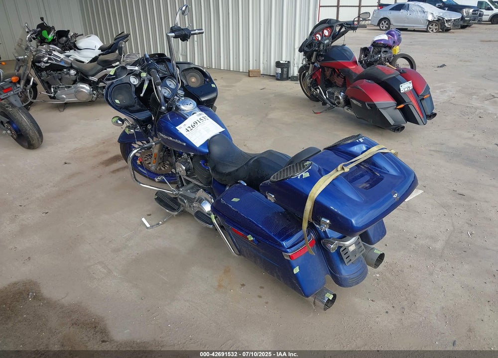2015 HARLEY-DAVIDSON FLTRXS ROAD GLIDE SPECIAL VIN: 1HD1KTM19FB677823