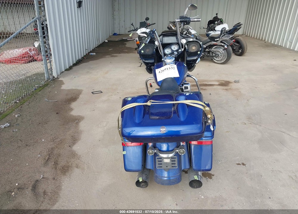 2015 HARLEY-DAVIDSON FLTRXS ROAD GLIDE SPECIAL VIN: 1HD1KTM19FB677823