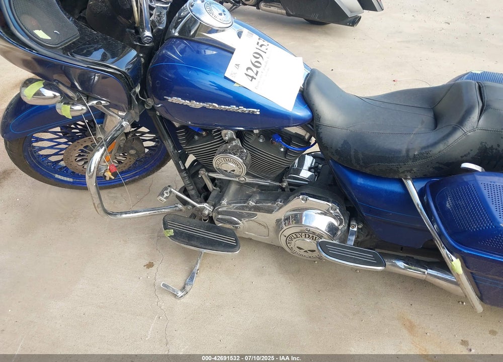 2015 HARLEY-DAVIDSON FLTRXS ROAD GLIDE SPECIAL VIN: 1HD1KTM19FB677823