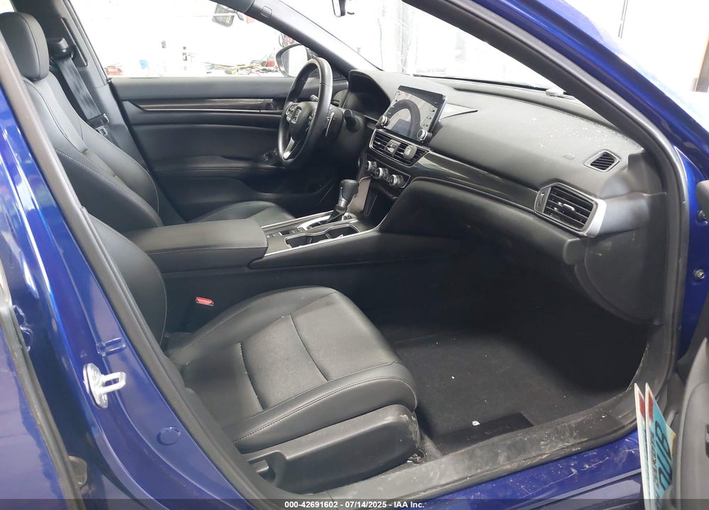 2022 HONDA ACCORD VIN: 1HGCV1F33NA060363