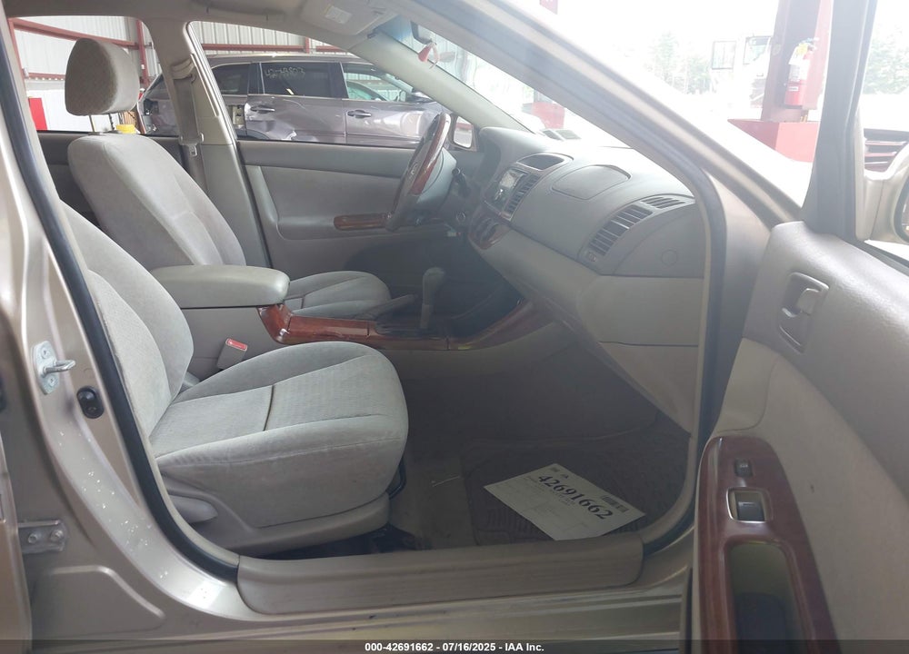 2003 TOYOTA CAMRY LE VIN: 4T1BE32KX3U143055