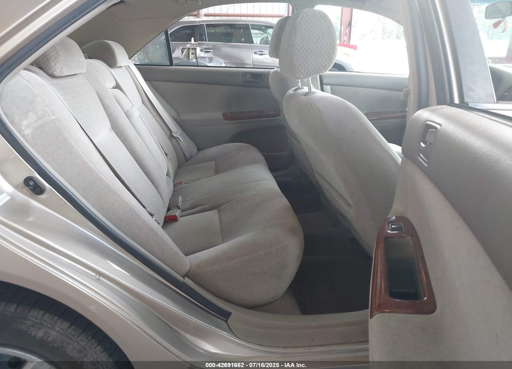 2003 TOYOTA CAMRY LE VIN: 4T1BE32KX3U143055