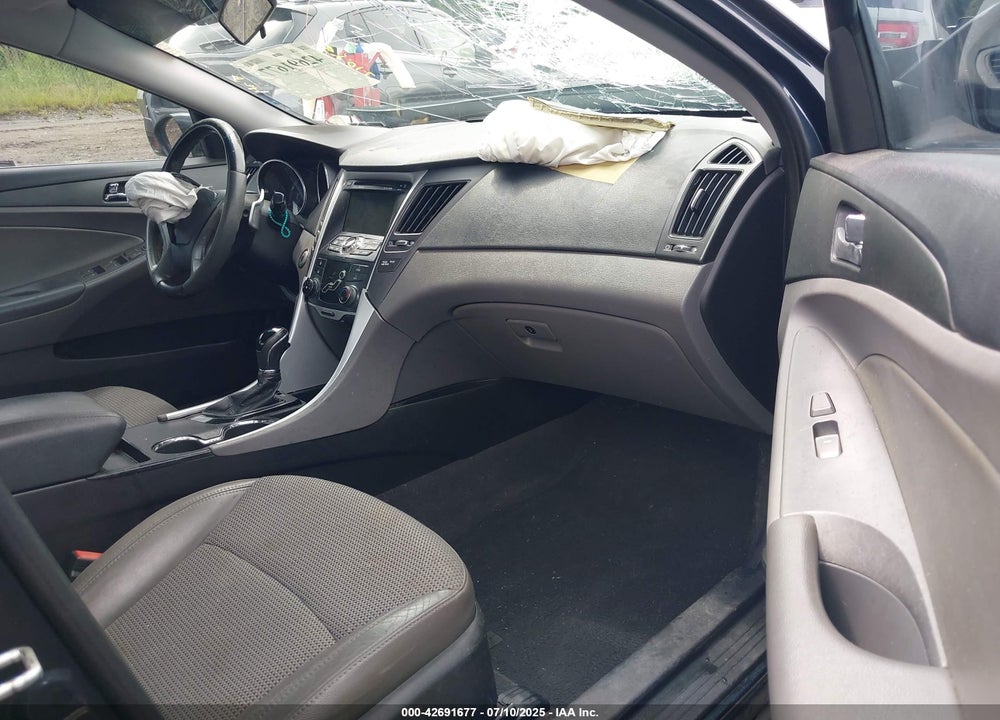 2011 HYUNDAI SONATA VIN: 5NPEC4AC2BH156026