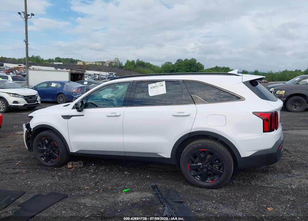 2021 KIA SORENTO VIN: 5XYRLDLC3MG018326