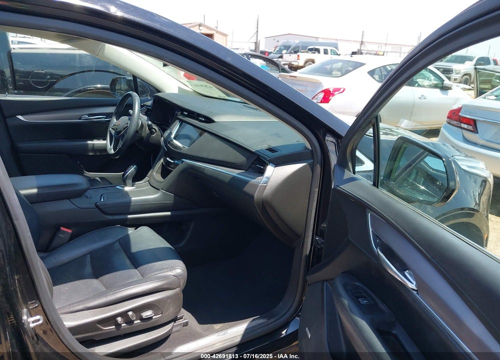 2017 CADILLAC XT5 LUXURY VIN: 1GYKNBRSXHZ228602