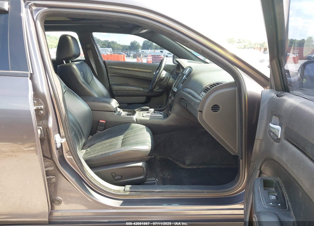 2016 CHRYSLER 300 VIN: 2C3CCAGG9GH147960