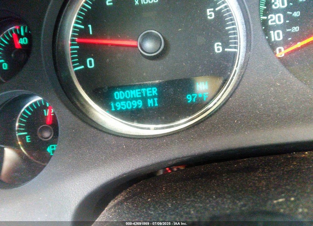 2009 CHEVROLET TAHOE VIN: 1GNEC03099R175193