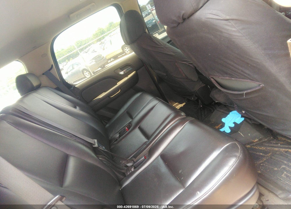 2009 CHEVROLET TAHOE VIN: 1GNEC03099R175193