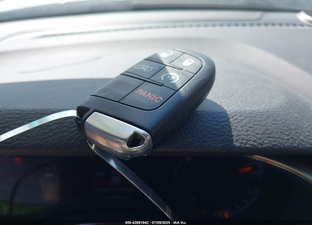 2018 JEEP GRAND CHEROKEE VIN: 1C4RJEBG9JC130757