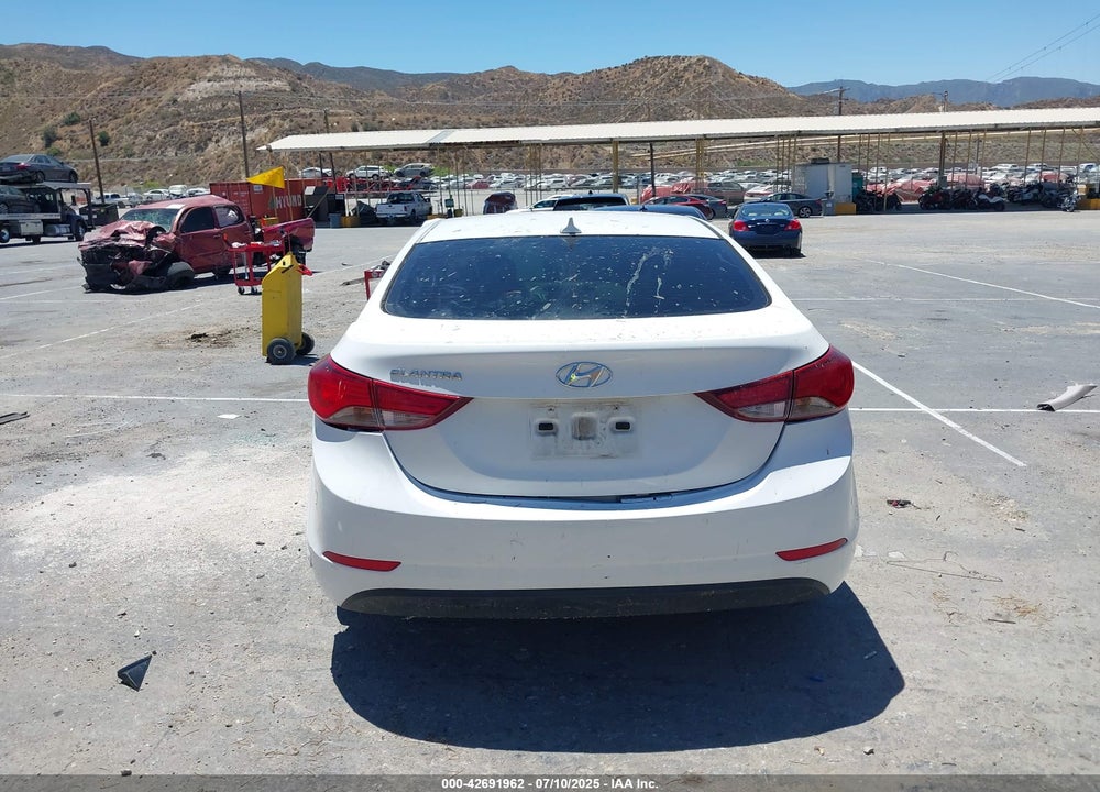 2016 HYUNDAI ELANTRA VIN: 5NPDH4AE7GH770494