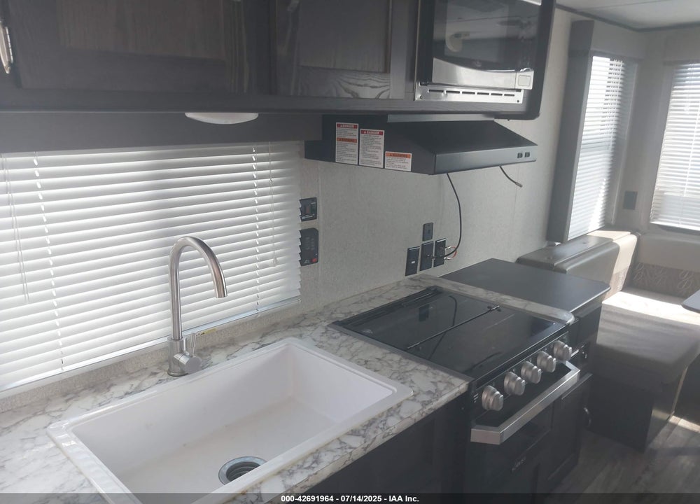 2018 KEYSTONE SPRINGDALE VIN: 4YDT20222J3155054
