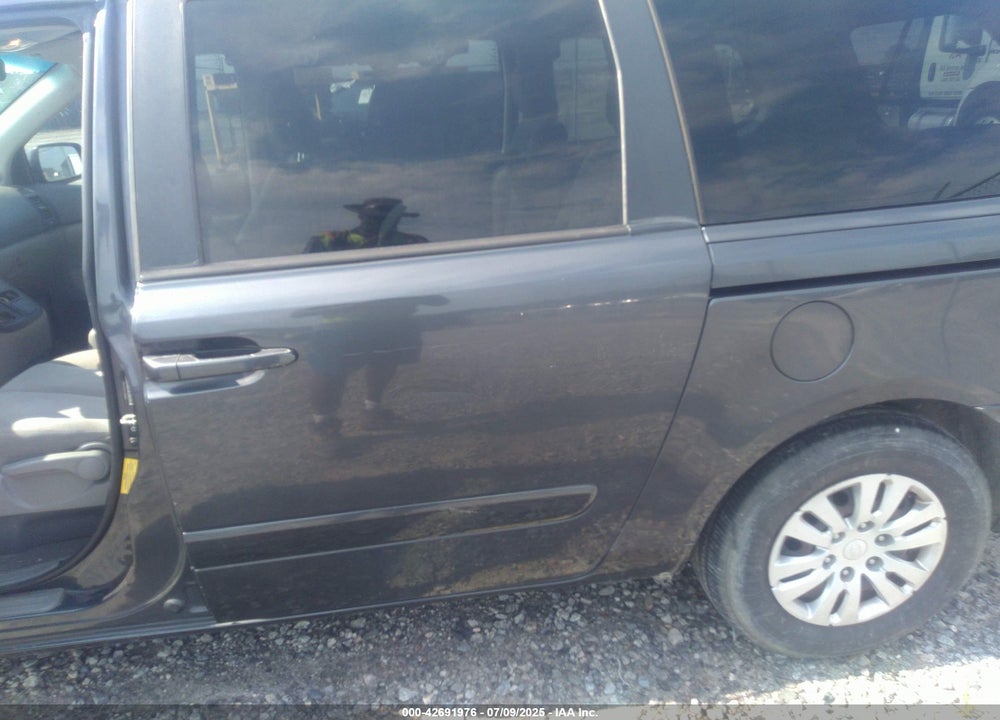 2014 KIA SEDONA VIN: KNDMG4C73E6539827
