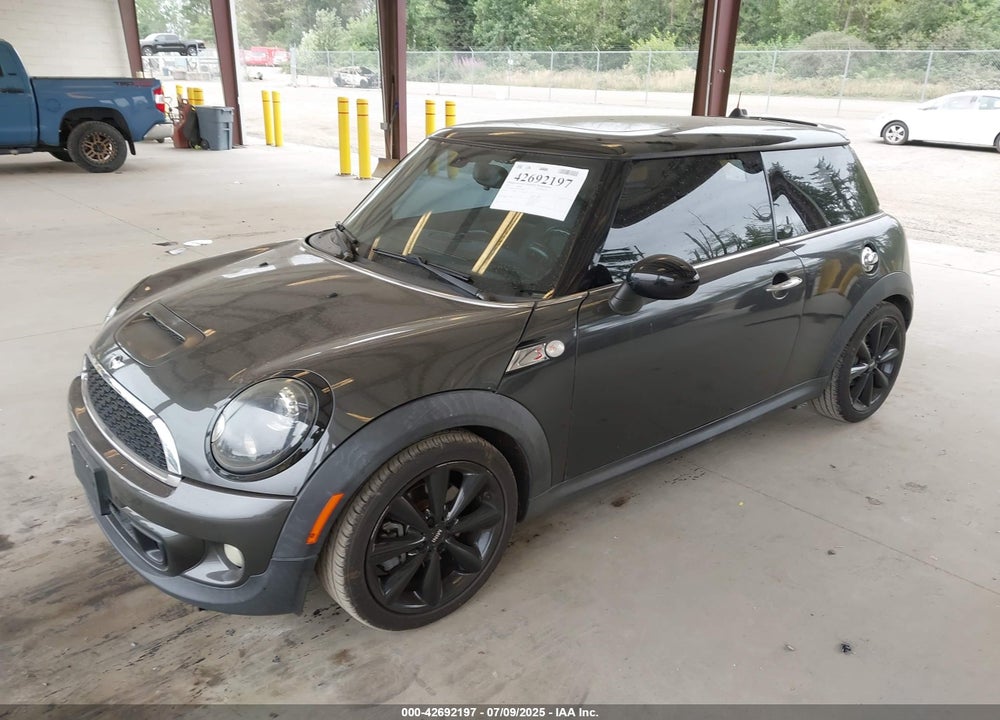2012 MINI COOPER S VIN: WMWSV3C52CTY19580