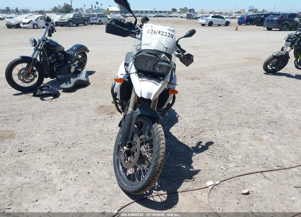 2010 BMW F800 GS VIN: WB1022903AZU02100