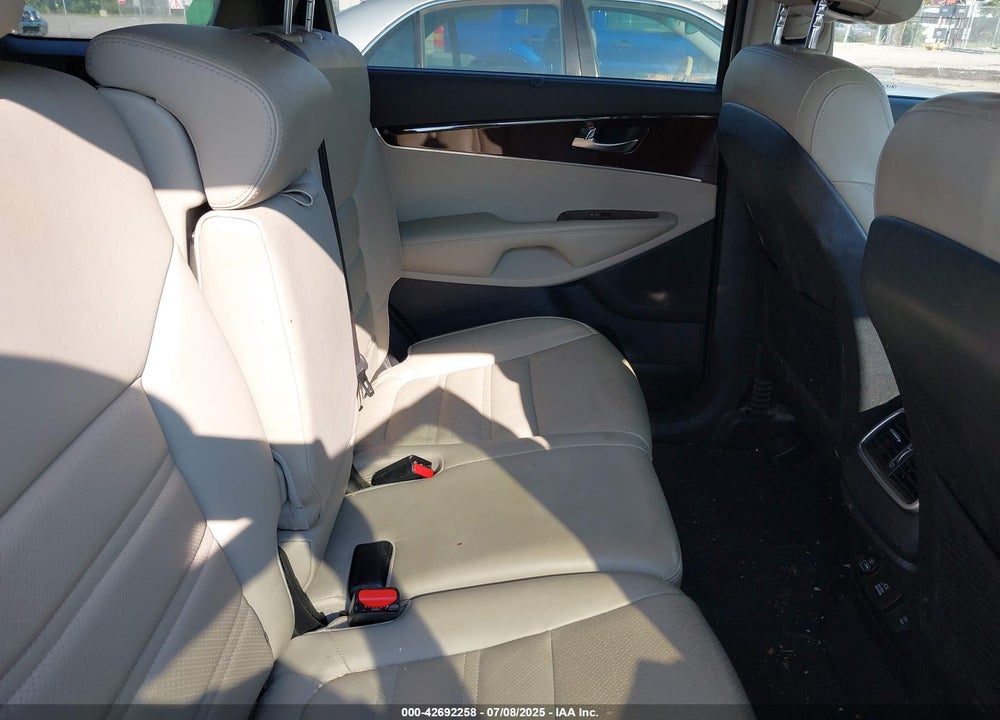 2017 KIA SORENTO VIN: 5XYPHDA53HG336658