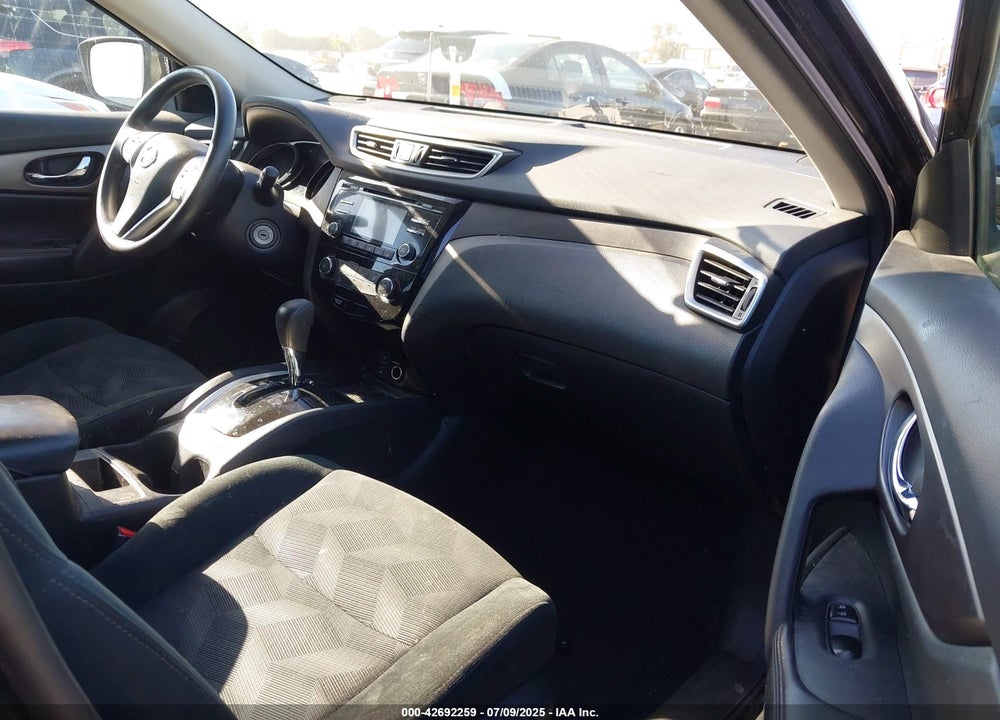 2016 NISSAN ROGUE VIN: 5N1AT2MN6GC801582