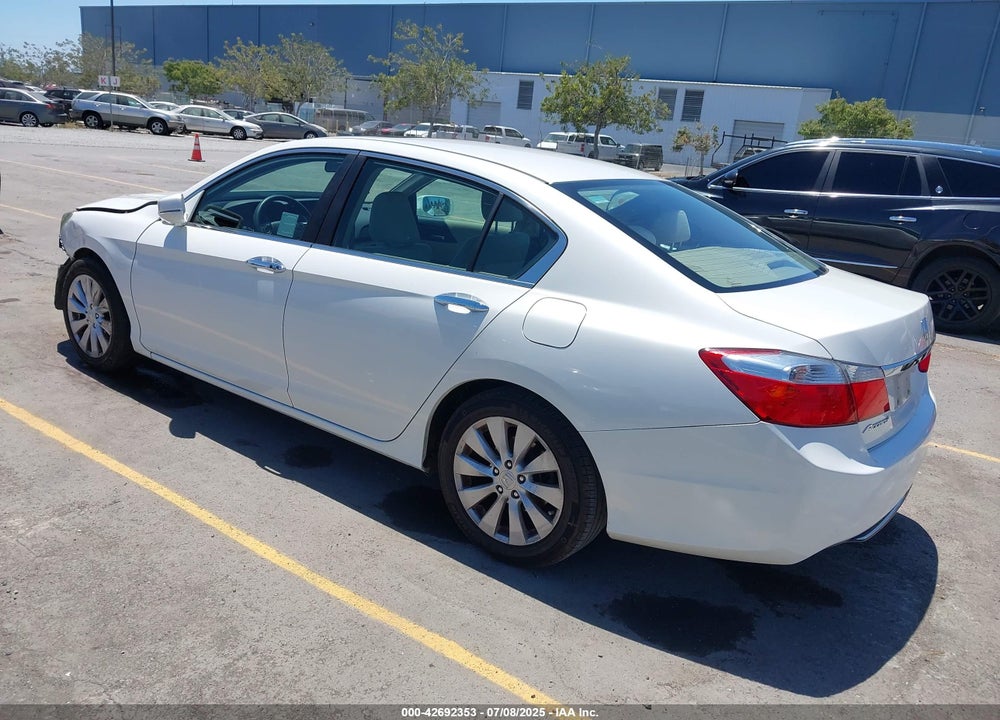 2015 HONDA ACCORD VIN: 1HGCR2F7XFA067101