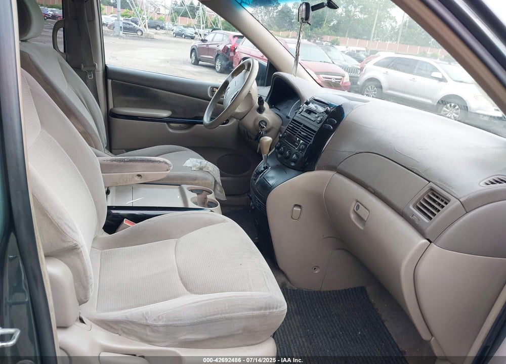 2004 TOYOTA SIENNA LE VIN: 5TDZA23C34S018114