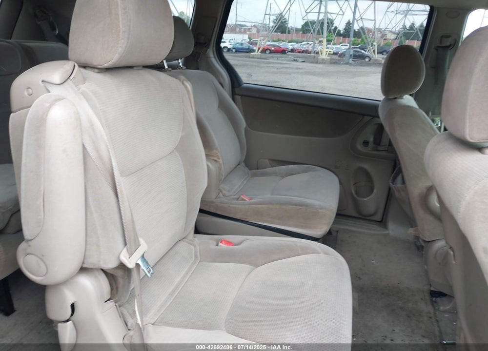 2004 TOYOTA SIENNA LE VIN: 5TDZA23C34S018114