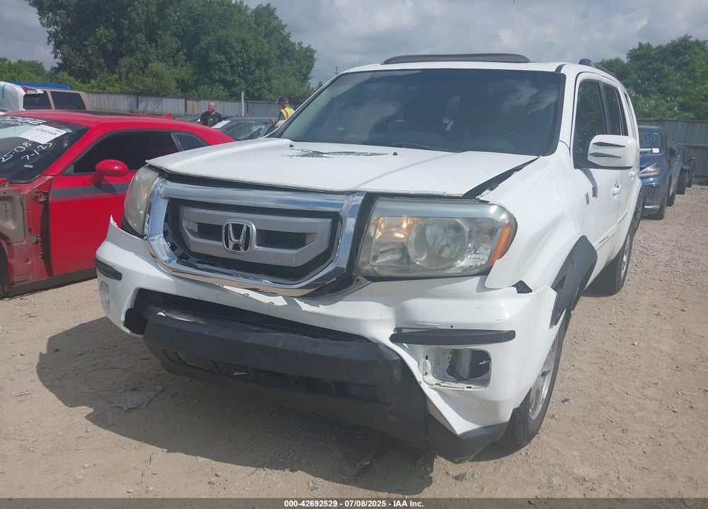 2011 HONDA PILOT VIN: 5FNYF3H76BB005275
